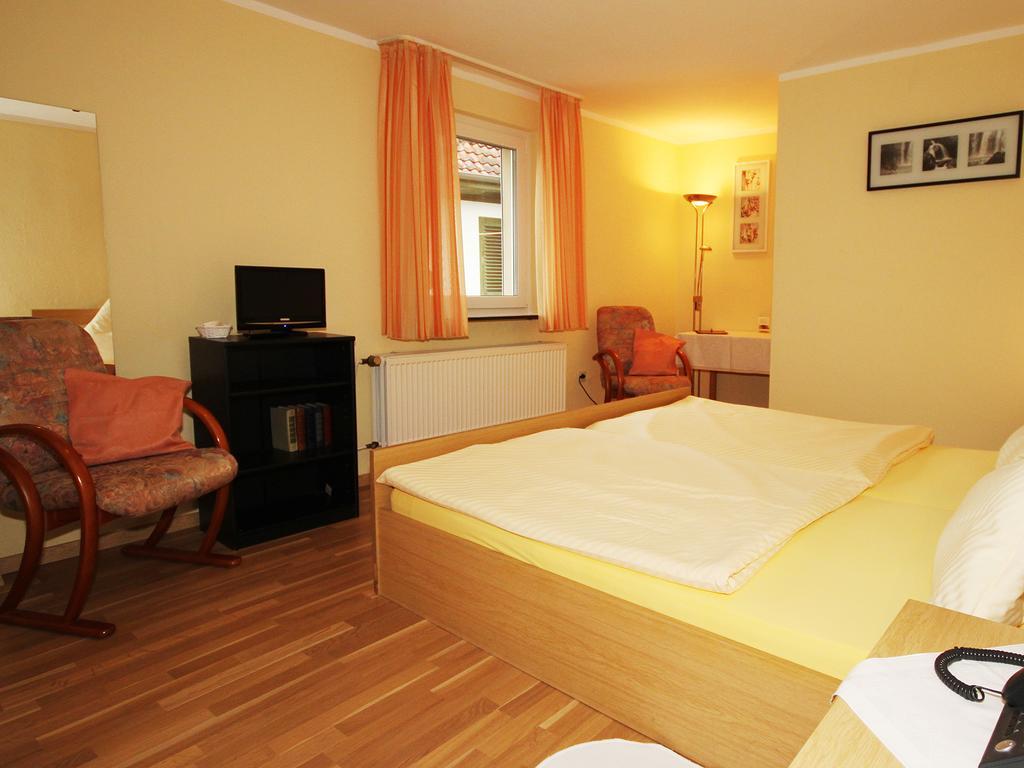 Landhotel Weinrich Naumburg  Zimmer foto